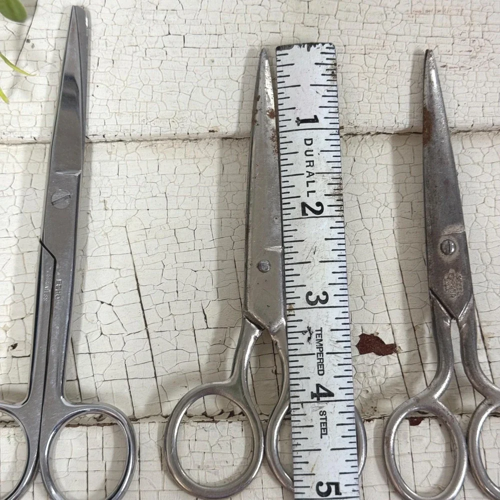 Vintage scissor decor set of 5